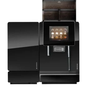 En moderne Franke A600 kaffemaskin med flere dispensere og et digitalt display med drikkemuligheter.