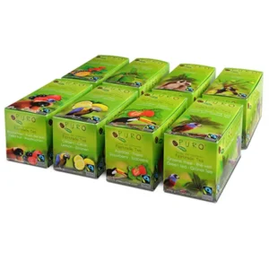 Pakke med tolv grønne puro økologiske tebokser, med bilder av frukt på emballasjen, vist mot en hvit bakgrunn.